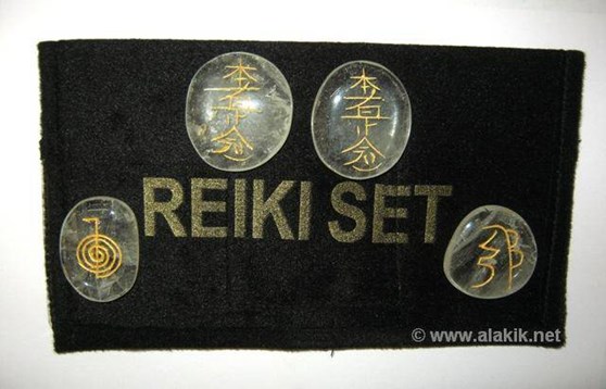 Picture of Crystal Quartz Usai Reiki set with velvet purse