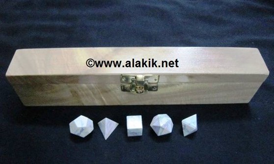Picture of Howlite 5pcs Geometry set with wooden box