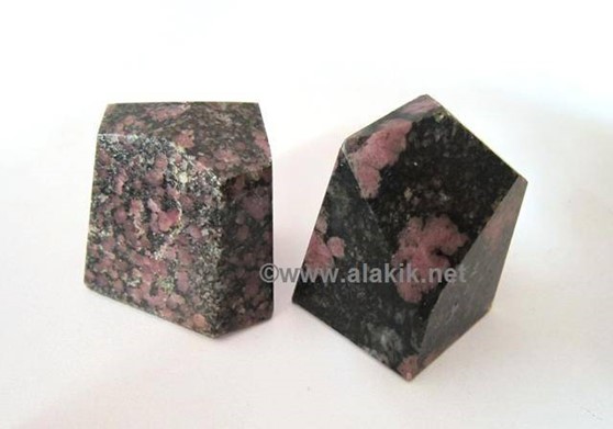 Picture of Garnet in Matrix Natural shape points