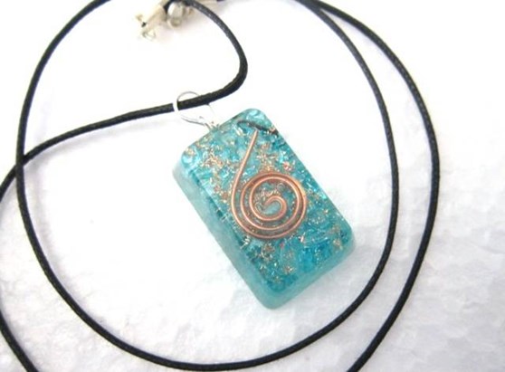 Picture of Tourquise rectangle orgone pendant with cord