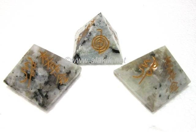 Picture of Rainbow Moonstone Usai big Pyramid 