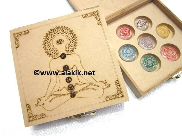 Picture of Buddha Chakra Itch Chakra Wooden Box with Colourful Crystal Disc Set