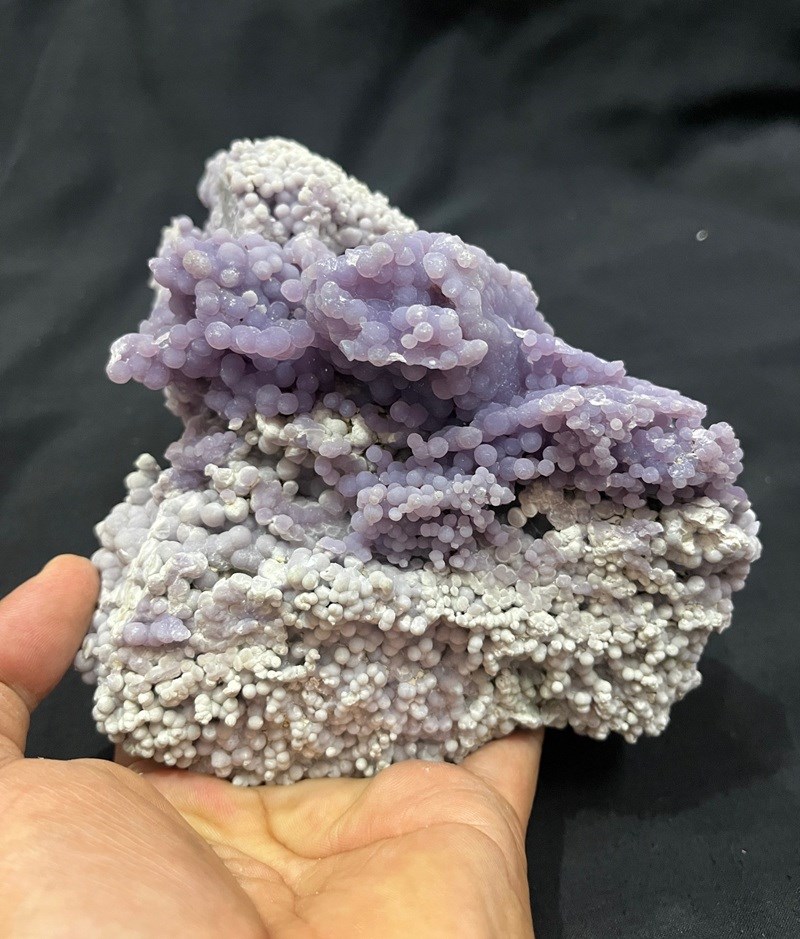 Picture of Grape Agate Specimen